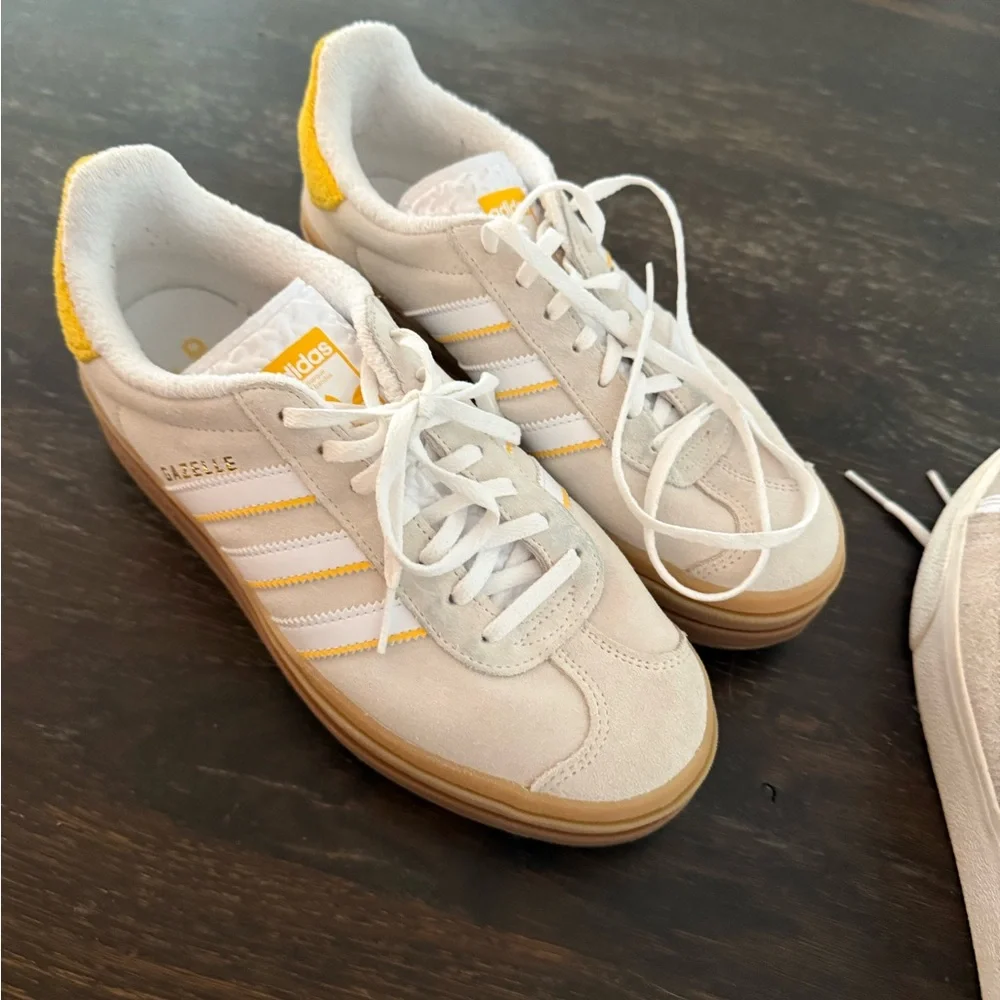 Adidas Gazelle with White and Yellow Accents - Picture 2 of 3